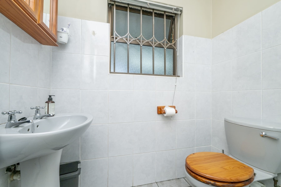 5 Bedroom Property for Sale in De Oude Spruit Western Cape